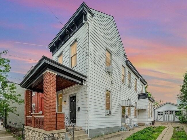 property at 907 Columbia St
