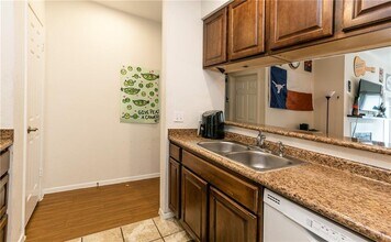 807 W 25th St, Unit 102 in Austin, TX - Building Photo - Building Photo