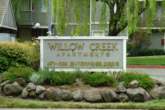 Willow Creek Apartments in Rohnert Park, CA - Foto de edificio - Building Photo