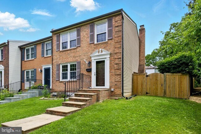 351 Gundry Dr in Falls Church, VA - Building Photo - Building Photo