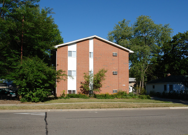 141 Spartan Ave in East Lansing, MI - Building Photo - Building Photo