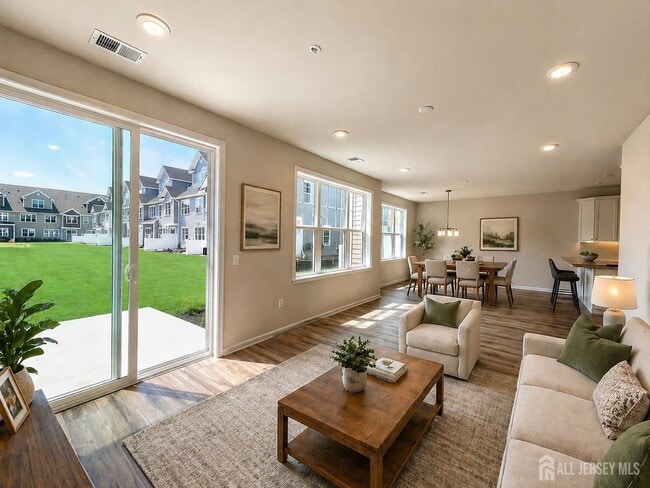 905 Greenland Square in Highland Park, NJ - Building Photo - Building Photo
