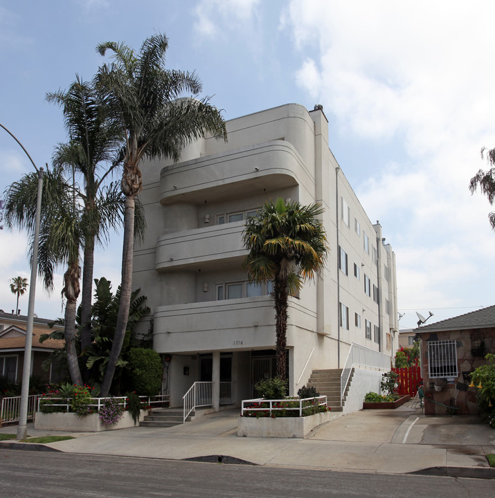 1714 Barry Ave in Los Angeles, CA - Building Photo