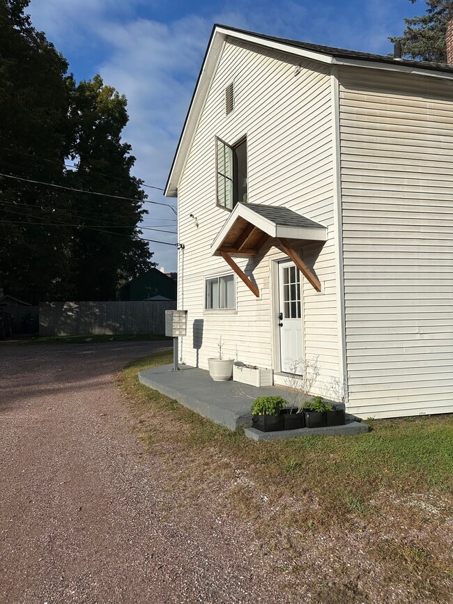 49 Chase St, Unit 1