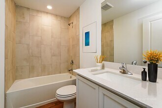 402 NW 11th St in Cape Coral, FL - Foto de edificio - Building Photo