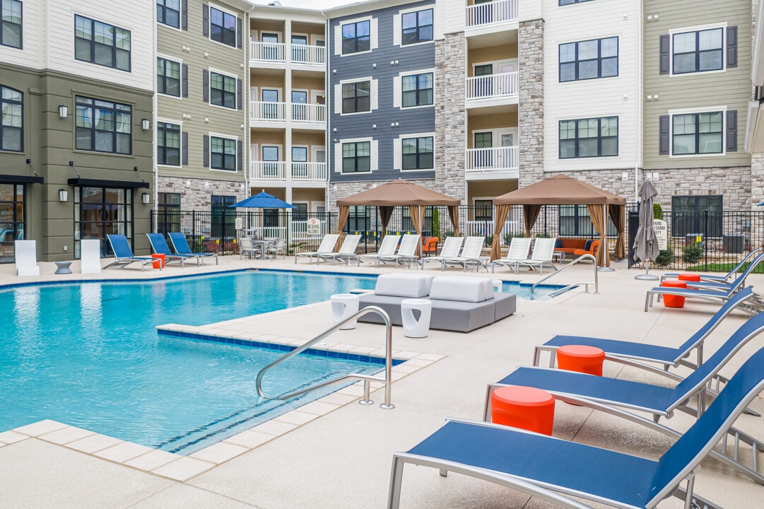 Aventura at Wild Horse Creek in Chesterfield, MO - Foto de edificio