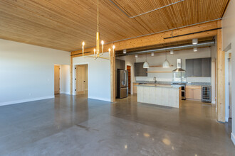 Railyard Flats in Sioux Falls, SD - Building Photo - Interior Photo