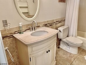6 Ray Ct in Bedminster, NJ - Building Photo - Building Photo
