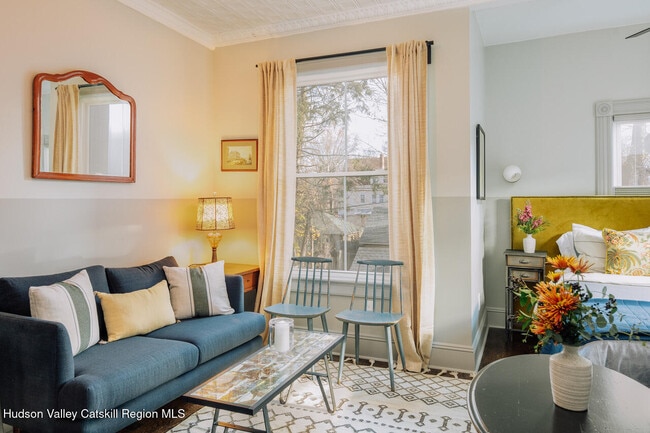 property at 194 Wall St
