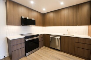 Admiral Apartments in Providence, RI - Building Photo