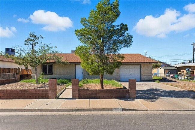 property at 1917 Allen Ave