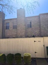 3780 Tanglewilde St in Houston, TX - Building Photo - Building Photo