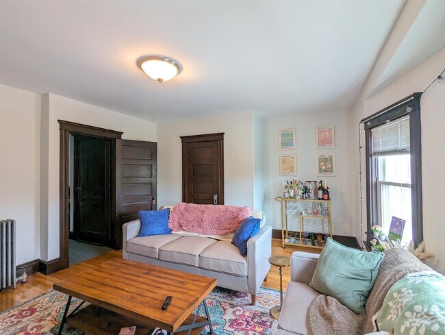 92 Powder House Blvd, Unit 3 in Somerville, MA - Foto de edificio - Building Photo