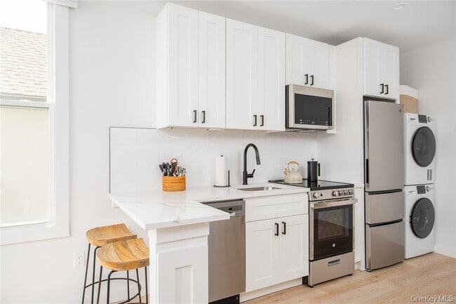 108-09 Rockaway Beach Dr in Queens, NY - Building Photo - Building Photo