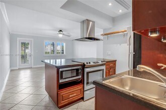 801 NE 18th Ct in Fort Lauderdale, FL - Building Photo - Building Photo