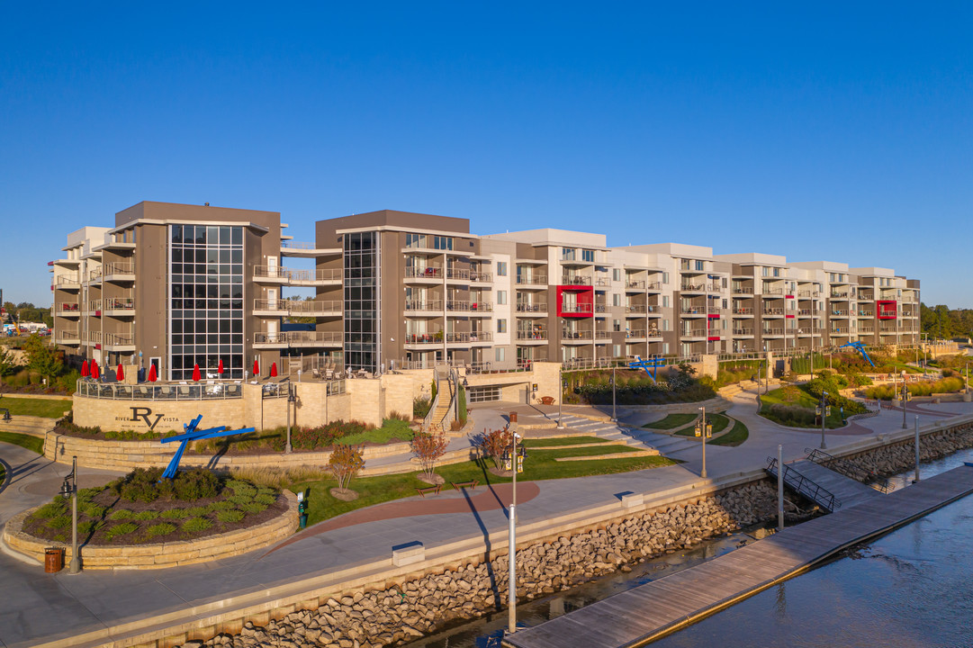 River Vista in Wichita, KS - Building Photo