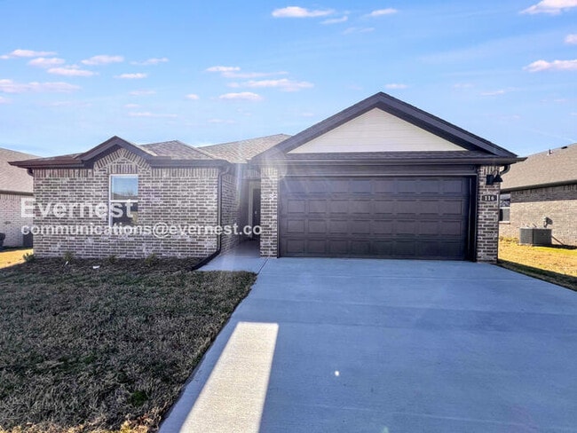 property at 116 E Sunbelt Ct