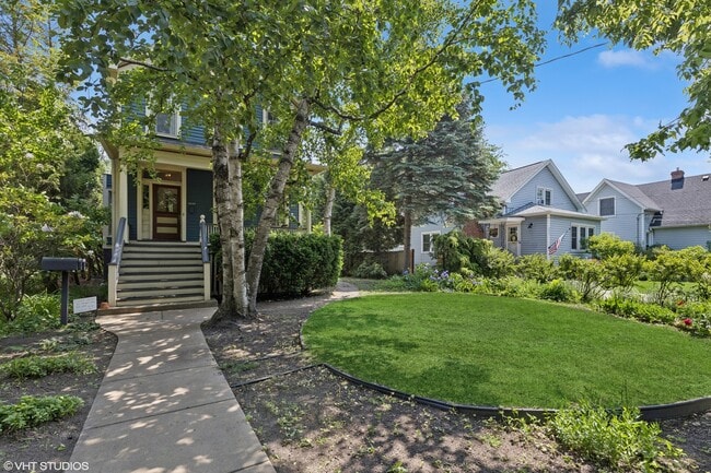 property at 2635 Poplar Ave