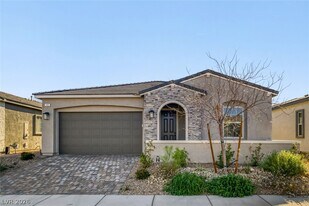 76 Tatahatso Pt St in Henderson, NV - Building Photo