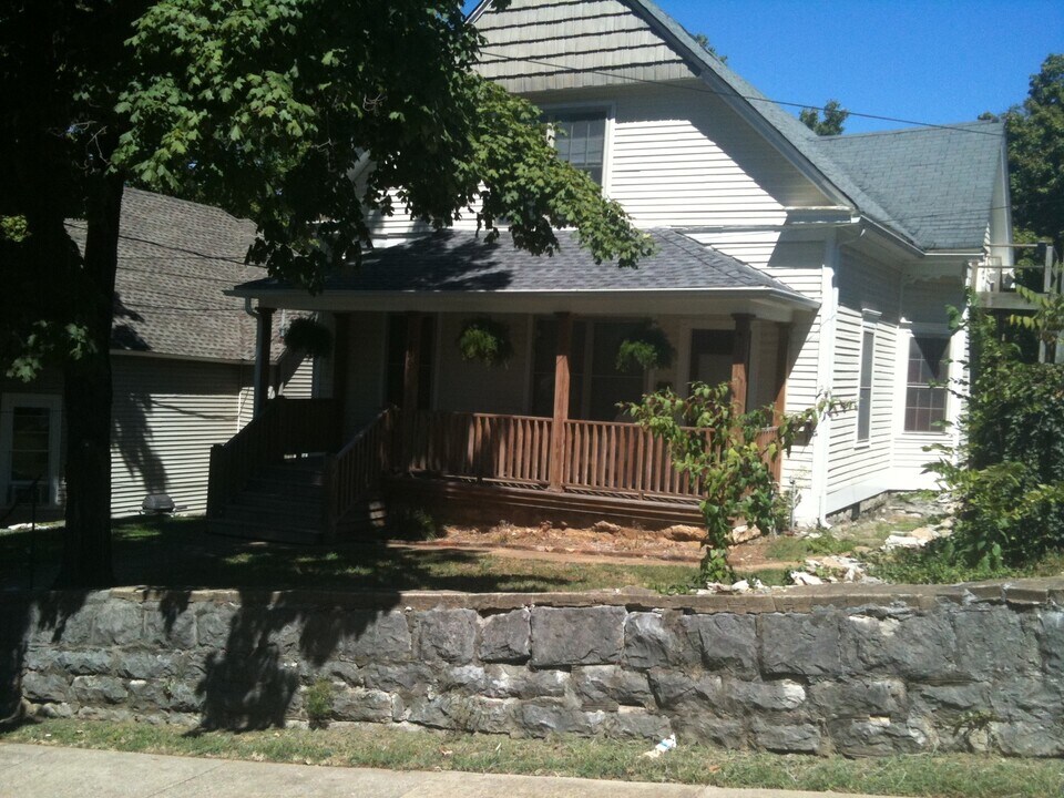 656 E 8th Ave in Bowling Green, KY - Building Photo