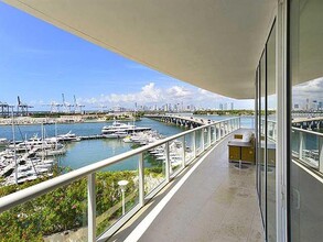 450 Alton Rd, Unit 701 in Miami Beach, FL - Building Photo - Building Photo