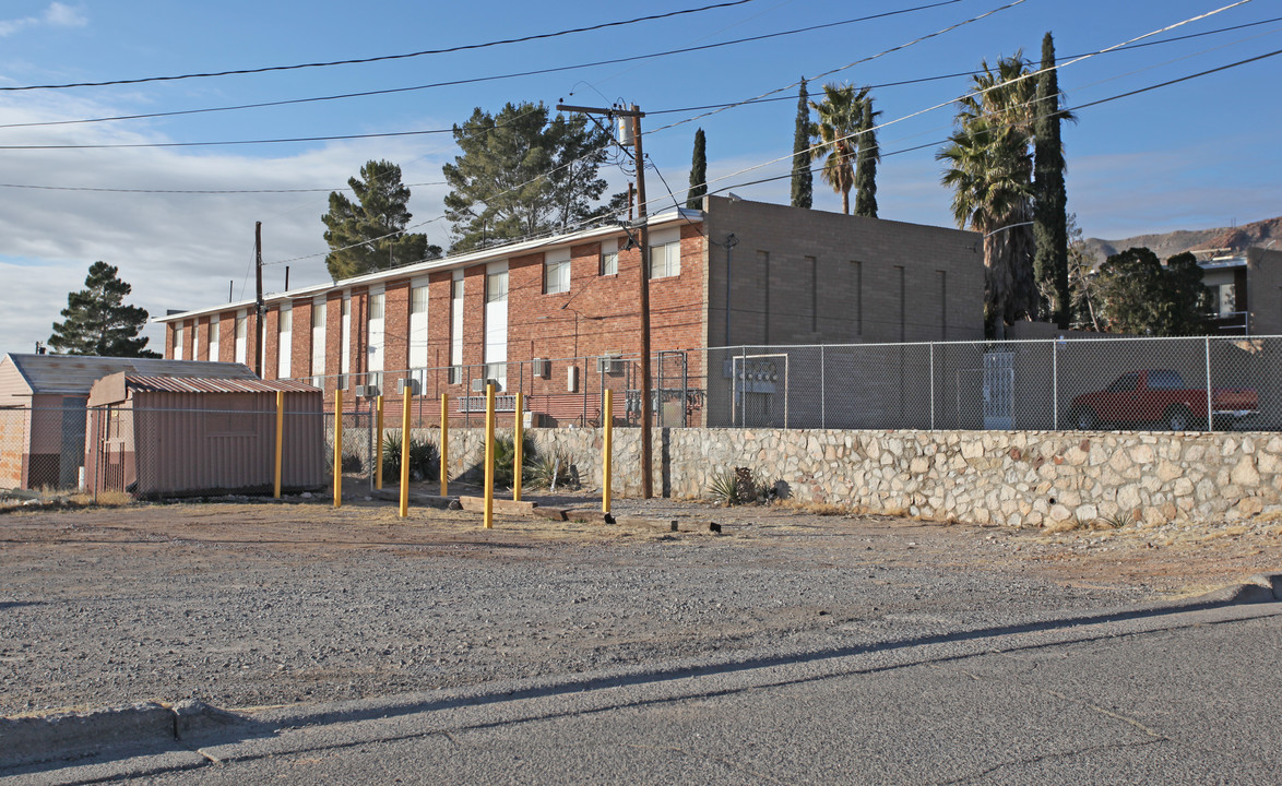 2811 Jackson Ave in El Paso, TX - Building Photo