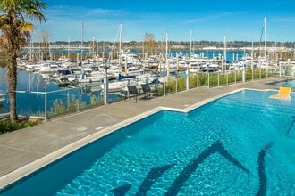 Yacht Harbor Club in Portland, OR - Building Photo - Building Photo