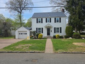 155 White Rd in Scarsdale, NY - Building Photo
