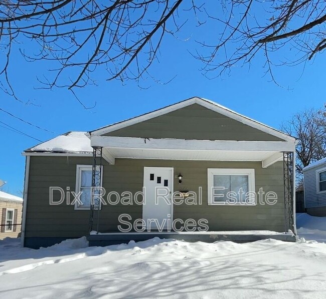 property at 1724 Parkamo Ave