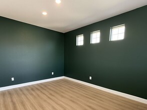 7325 Overture Dr in Reno, NV - Building Photo - Building Photo