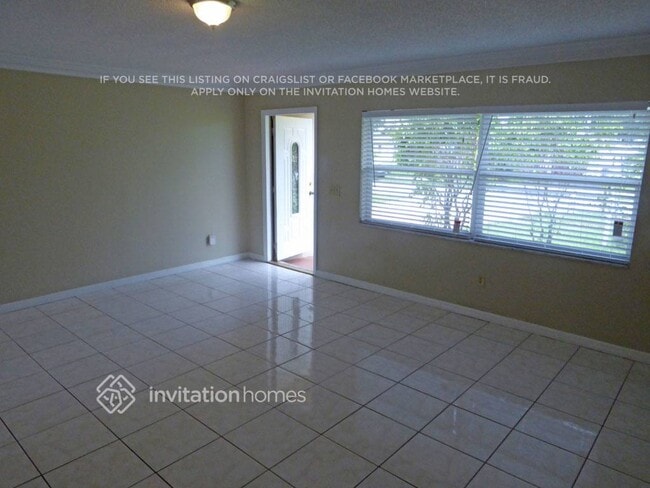 4675 Addison St in Boca Raton, FL - Building Photo - Building Photo