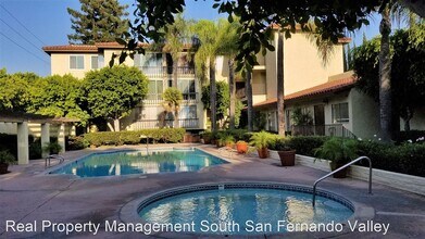 12720 Burbank Blvd, Unit 311 in Los Angeles, CA - Building Photo - Building Photo