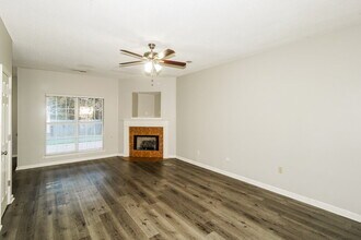 3899 Neyland Valley Dr in Memphis, TN - Foto de edificio - Building Photo
