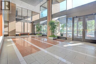 515 St. Laurent Blvd in Ottawa, ON - Building Photo - Building Photo