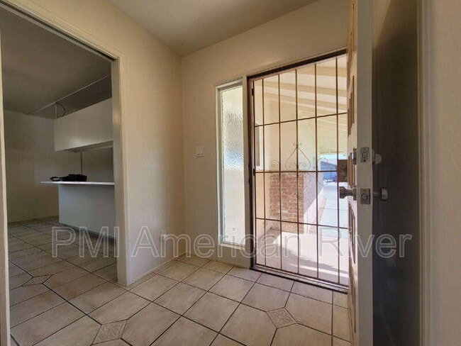 9060 Talisman Dr in Sacramento, CA - Building Photo - Building Photo