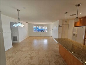 8601 NW 16th St in Pembroke Pines, FL - Building Photo - Building Photo