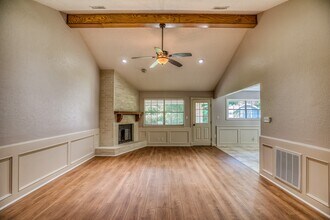 216 Duerr Dr in Bellville, TX - Building Photo - Building Photo