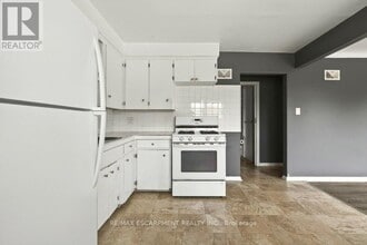 66 Queen St S in Thorold, ON - Building Photo - Building Photo