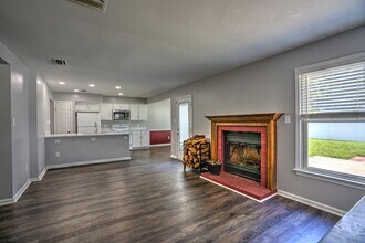 1977 Stillwood Ln in Virginia Beach, VA - Building Photo - Building Photo