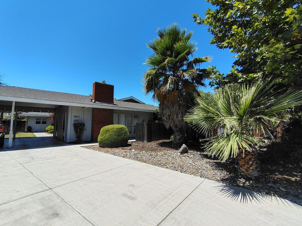 2817 Thornton Ct in Modesto, CA - Building Photo