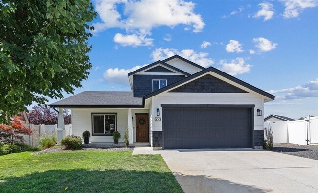 property at 3040 W Dumont Dr