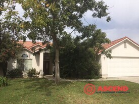 14424 Kathleen Ave in Bakersfield, CA - Building Photo