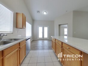 11446 W Roanoke Dr in Avondale, AZ - Building Photo - Building Photo