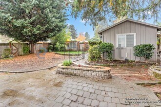 9380 SW Sagert St in Tualatin, OR - Building Photo - Building Photo