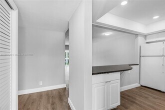 6100 NE 7th Ave in Boca Raton, FL - Building Photo - Building Photo