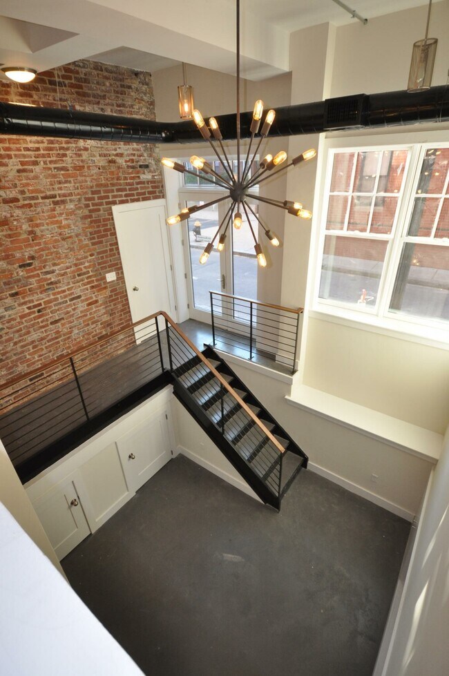 671 Massachusetts Ave, Unit 1