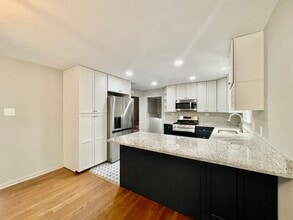 100 Ridgeway Dr in San Marcos, TX - Building Photo - Building Photo