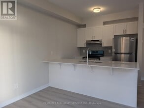 375 Les Emmerson Dr in Ottawa, ON - Building Photo - Building Photo