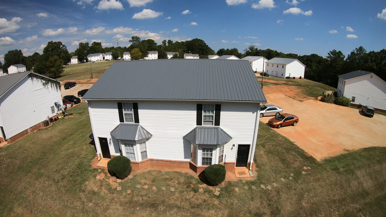 121 Westchester Cir in Athens, GA - Building Photo