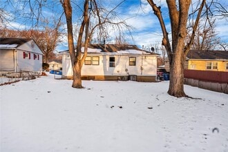 9725 Medford Dr in St. Louis, MO - Building Photo - Building Photo